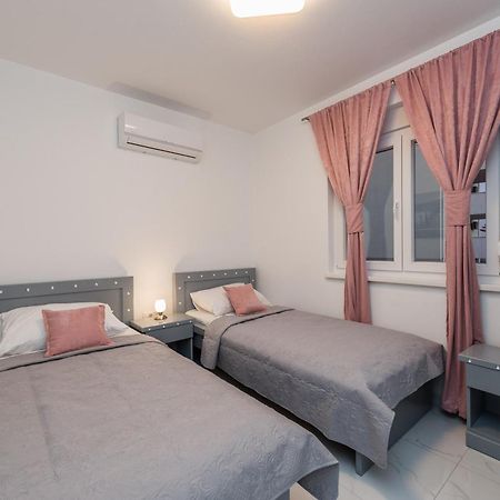 Villa Jana Luxury Apartments Novalja Kamer foto