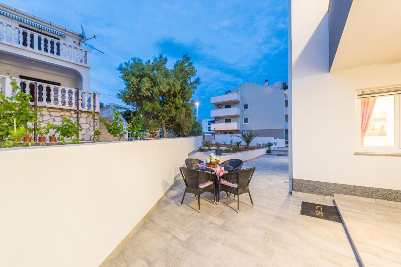 Villa Jana Luxury Apartments Novalja Buitenkant foto