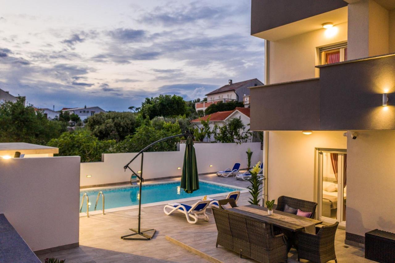 Villa Jana Luxury Apartments Novalja Buitenkant foto