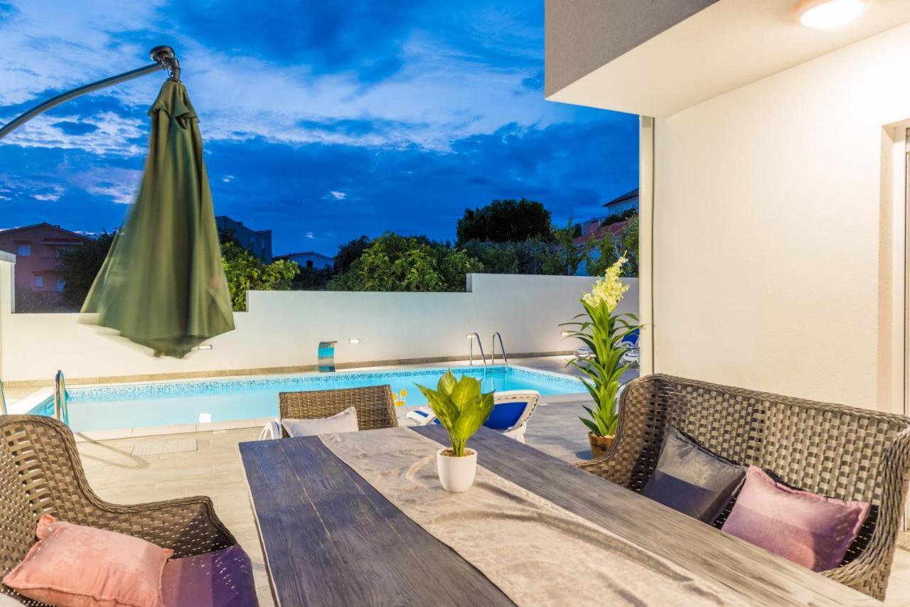 Villa Jana Luxury Apartments Novalja Buitenkant foto
