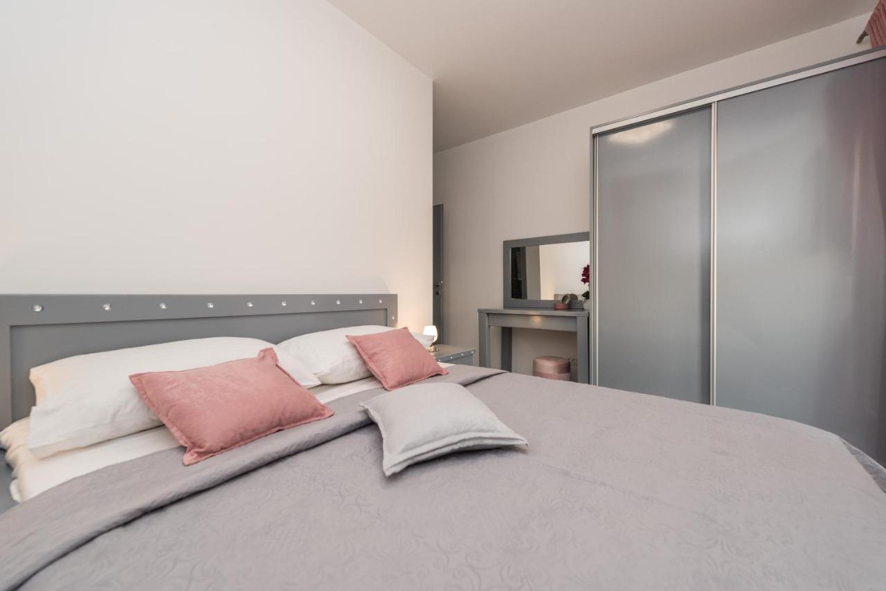 Villa Jana Luxury Apartments Novalja Buitenkant foto