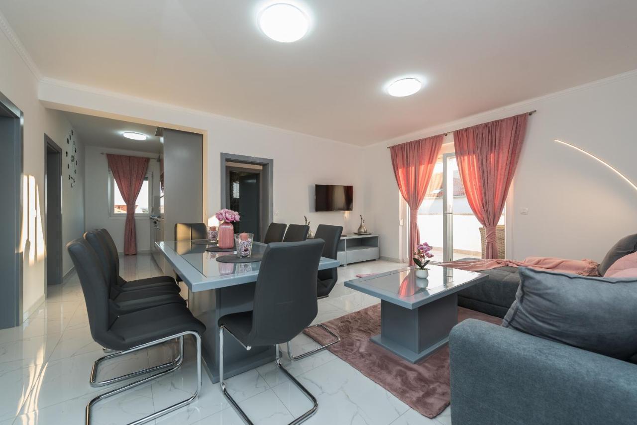 Villa Jana Luxury Apartments Novalja Buitenkant foto