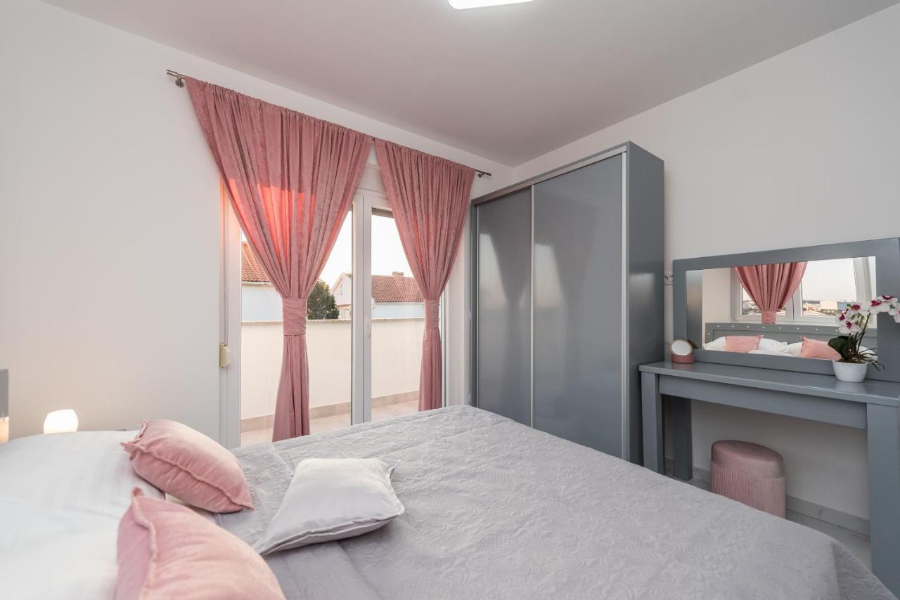 Villa Jana Luxury Apartments Novalja Buitenkant foto