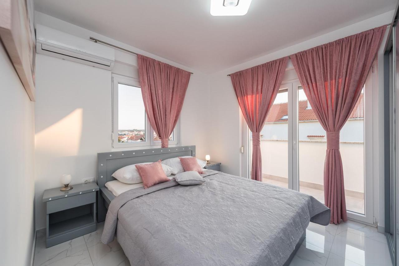 Villa Jana Luxury Apartments Novalja Buitenkant foto