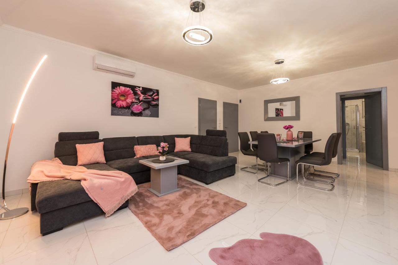 Villa Jana Luxury Apartments Novalja Buitenkant foto